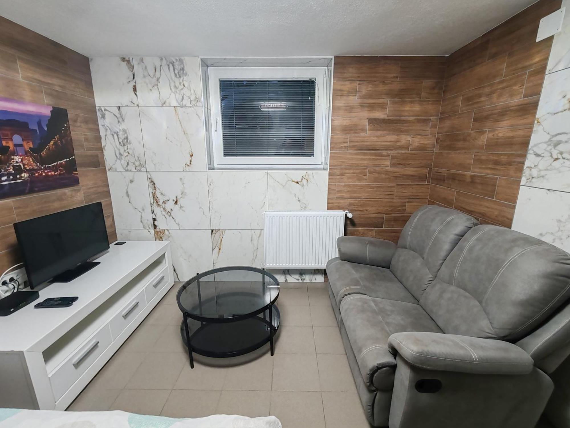 Apartments Malivojevic Zirovnica Room photo